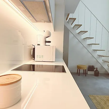 White Garden Apartment