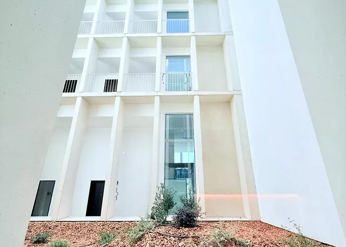 Apartment White Garden